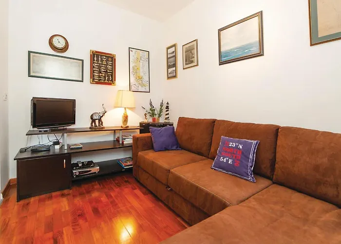 度假居 3 Bedroom Beautiful In 卓得诺沃