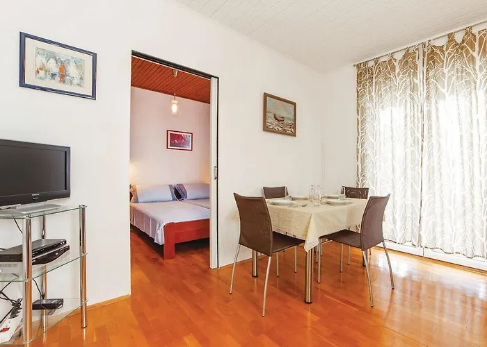 3 Bedroom Beautiful In 卓得诺沃