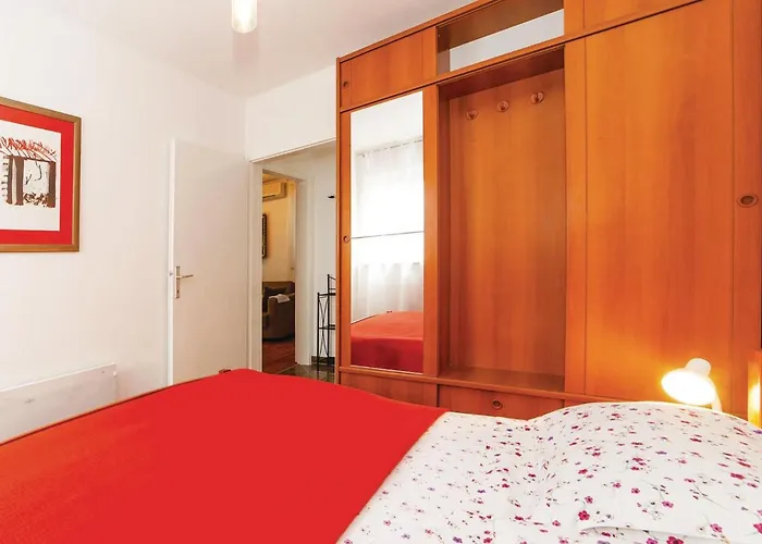 3 Bedroom Beautiful In * 卓得诺沃
