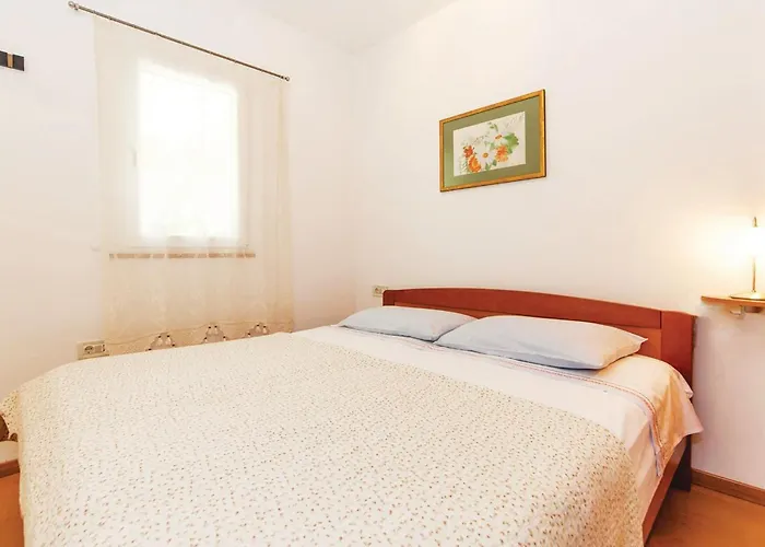 度假居 3 Bedroom Beautiful In 卓得诺沃