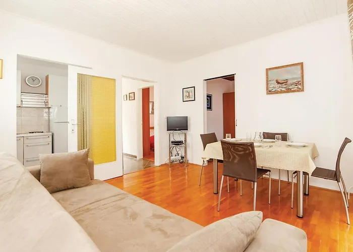 3 Bedroom Beautiful In Dom wakacyjny